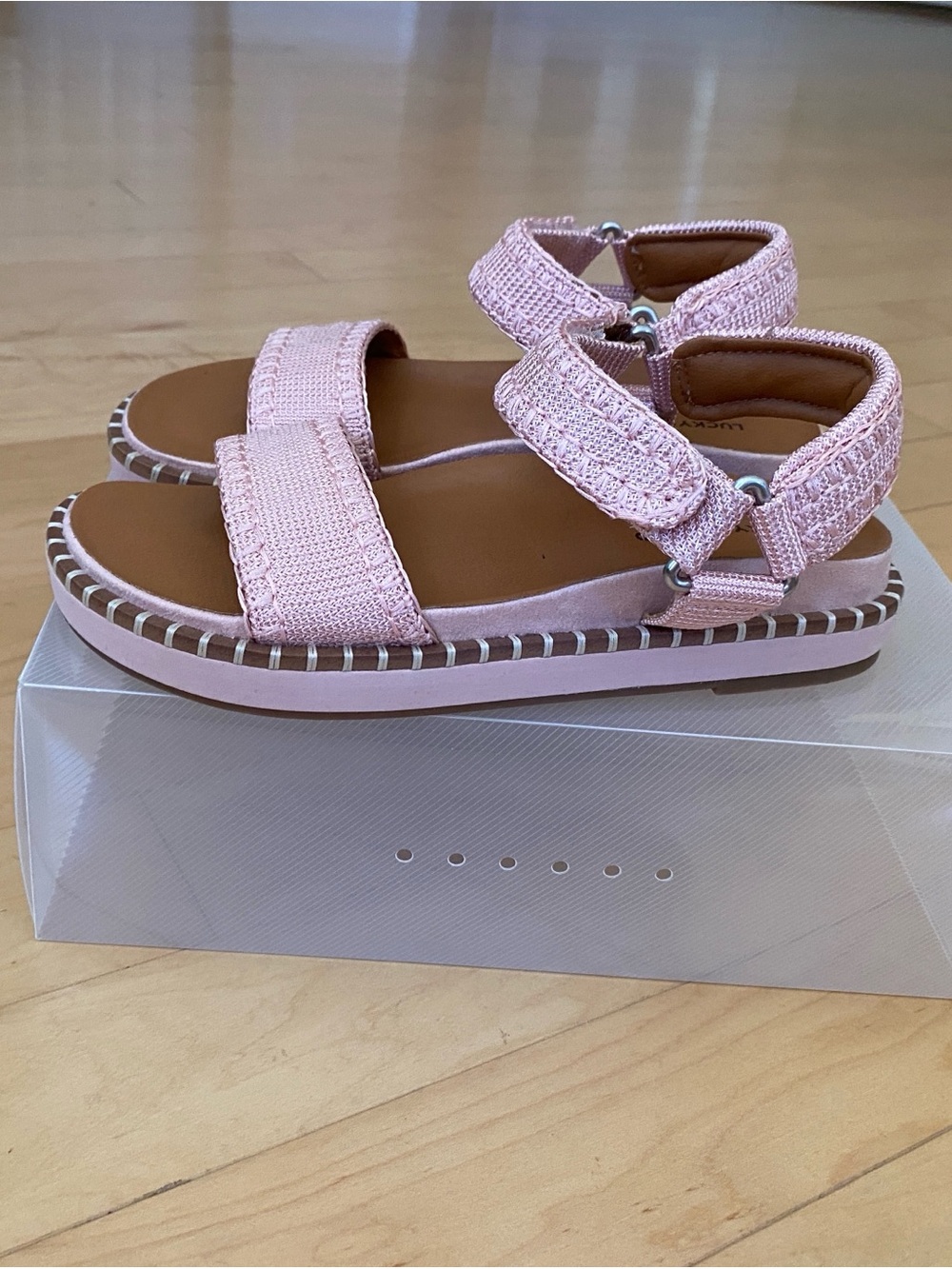NEW Lucky Brand $99 Ullaniah Pink Textured Hook-and-Loop Platform Sandals